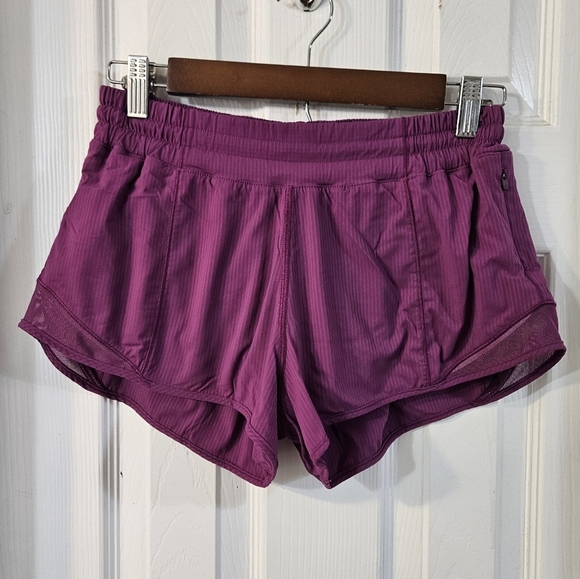 Lululemon Hotty Hot Short II *2.5" Regal Plum - Picture 4 of 10